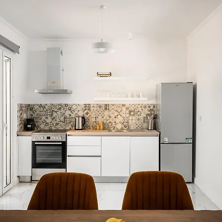 Althaia Three-bedroom Maisonette By Konnect *