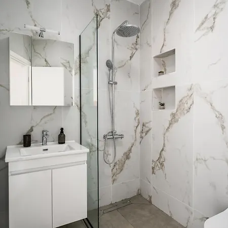 Althaia Three-bedroom Maisonette By Konnect Apartment